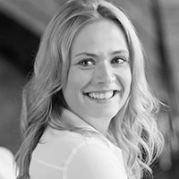 European looking woman to represent the public target of the Virtual Office Lisbon